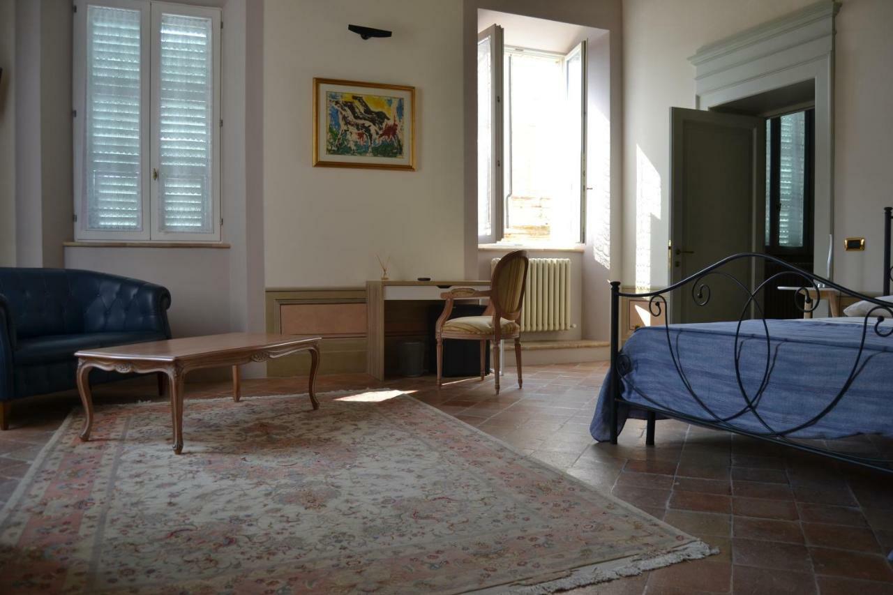 Palazzo Roberti Hotell Monte San Giusto Eksteriør bilde